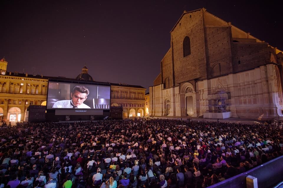 A Bologna lo schermo del grande cinema si riaccende. In Piazza Maggiore ma non solo